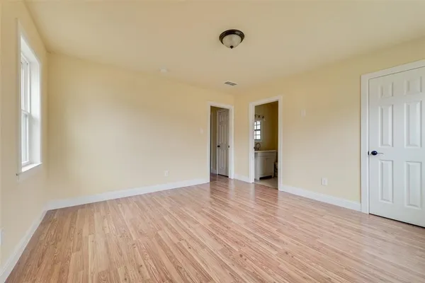 $285,000 | 725 Meadowlark Circle, Crowley, TX 76036