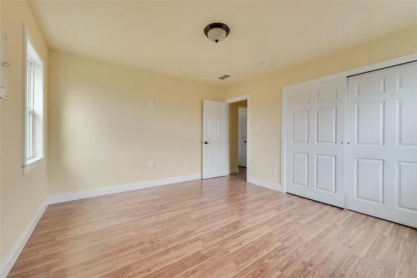 $285,000 | 725 Meadowlark Circle, Crowley, TX 76036