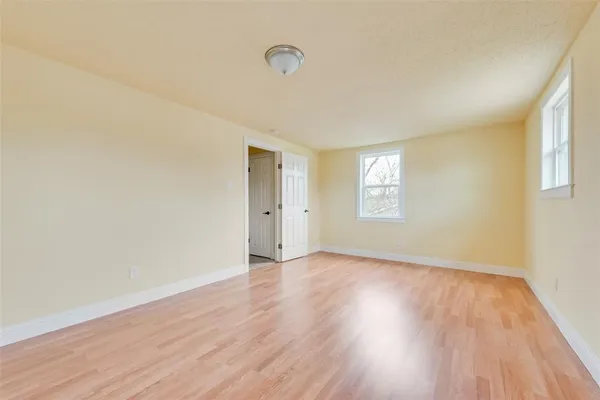 $285,000 | 725 Meadowlark Circle, Crowley, TX 76036