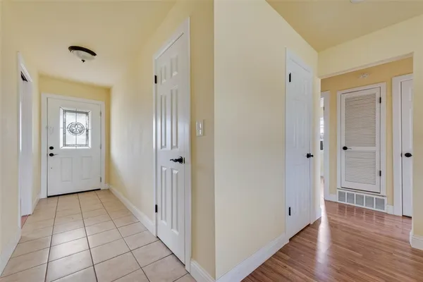 $285,000 | 725 Meadowlark Circle, Crowley, TX 76036