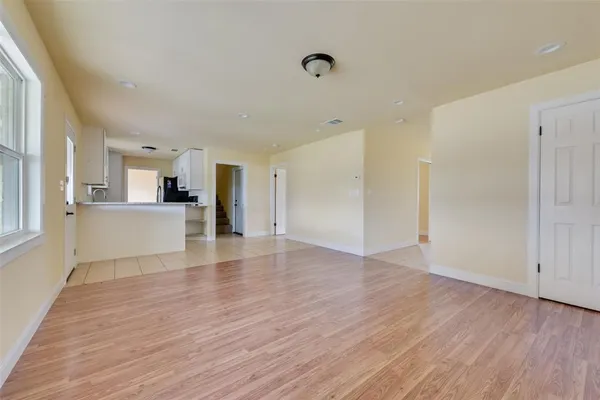 $285,000 | 725 Meadowlark Circle, Crowley, TX 76036