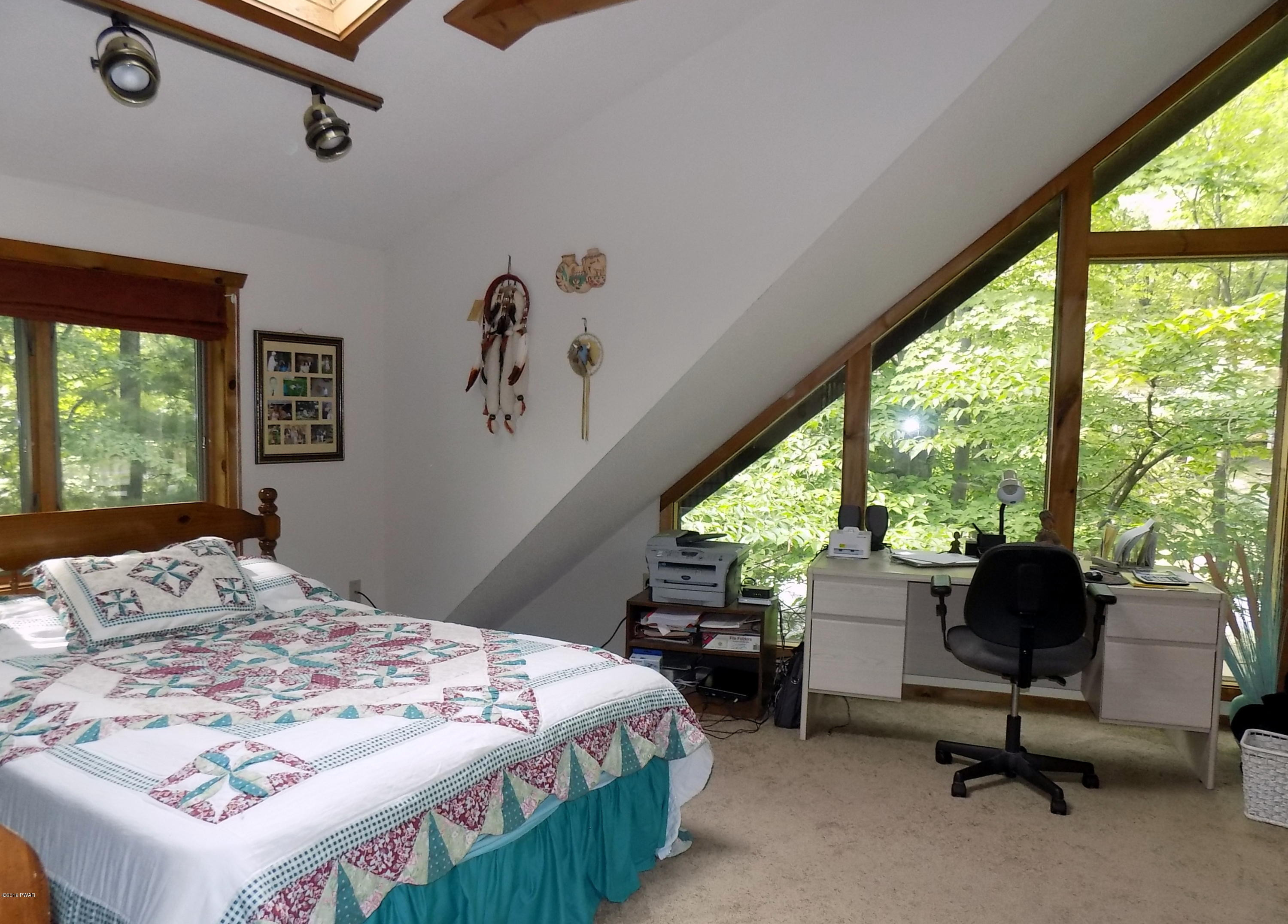 1131 Mustang Road Lake Ariel, PA 18436 - Photo 4 of 48