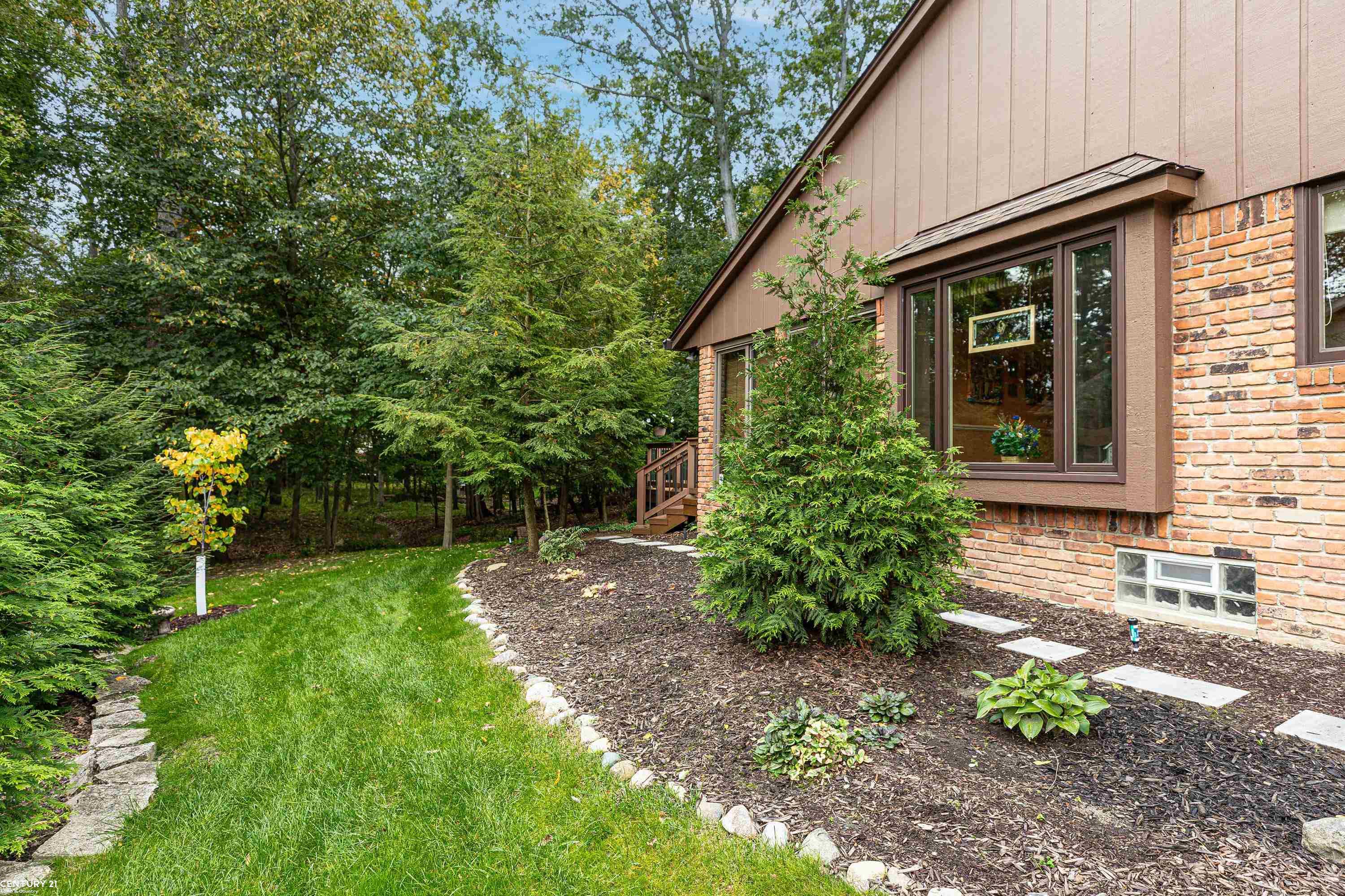 1275 Greenleaf Drive Rochester Hills, MI 48309 - Photo 5 of 36