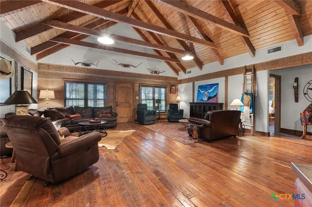 $2,600,000 | 281 North U.S. Highway 281, Lampasas, TX 76550