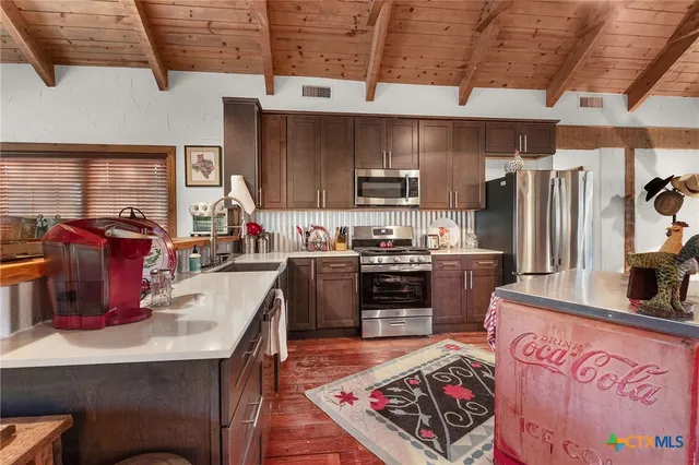 $2,600,000 | 281 North U.S. Highway 281, Lampasas, TX 76550