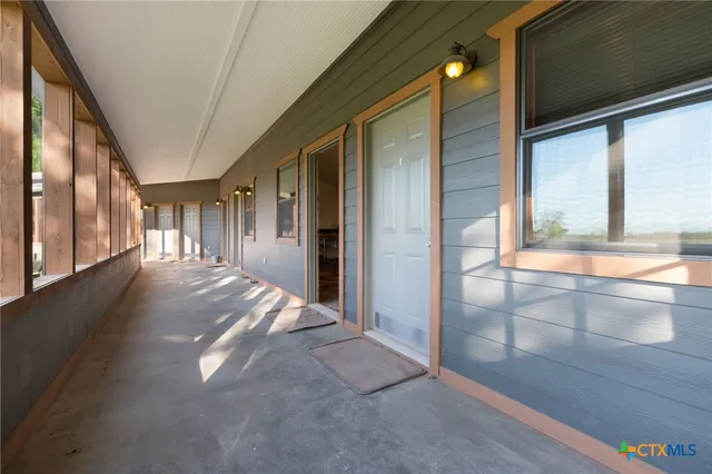 $2,600,000 | 281 North U.S. Highway 281, Lampasas, TX 76550