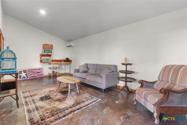 $2,600,000 | 281 North U.S. Highway 281, Lampasas, TX 76550