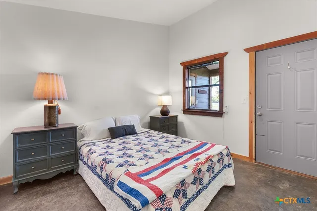 $2,600,000 | 281 North U.S. Highway 281, Lampasas, TX 76550