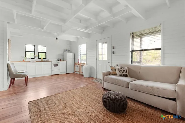 $2,600,000 | 281 North U.S. Highway 281, Lampasas, TX 76550