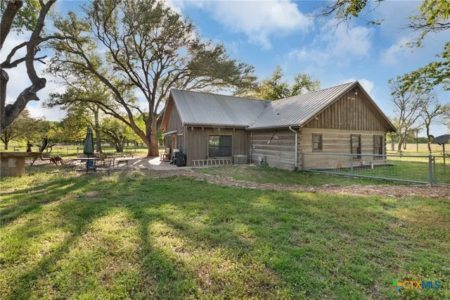 $2,600,000 | 281 North U.S. Highway 281, Lampasas, TX 76550