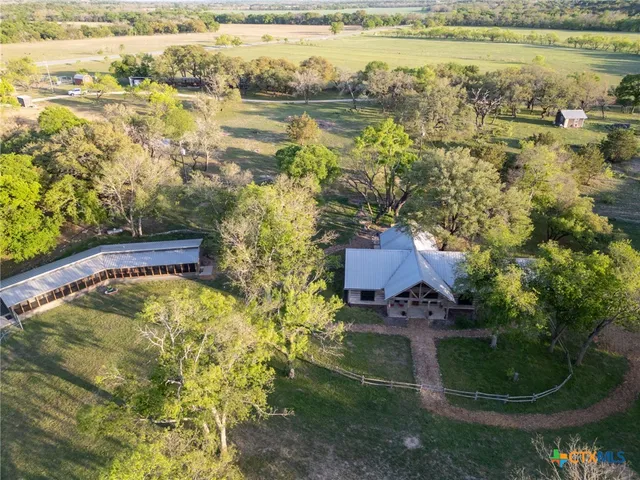$2,600,000 | 281 North U.S. Highway 281, Lampasas, TX 76550