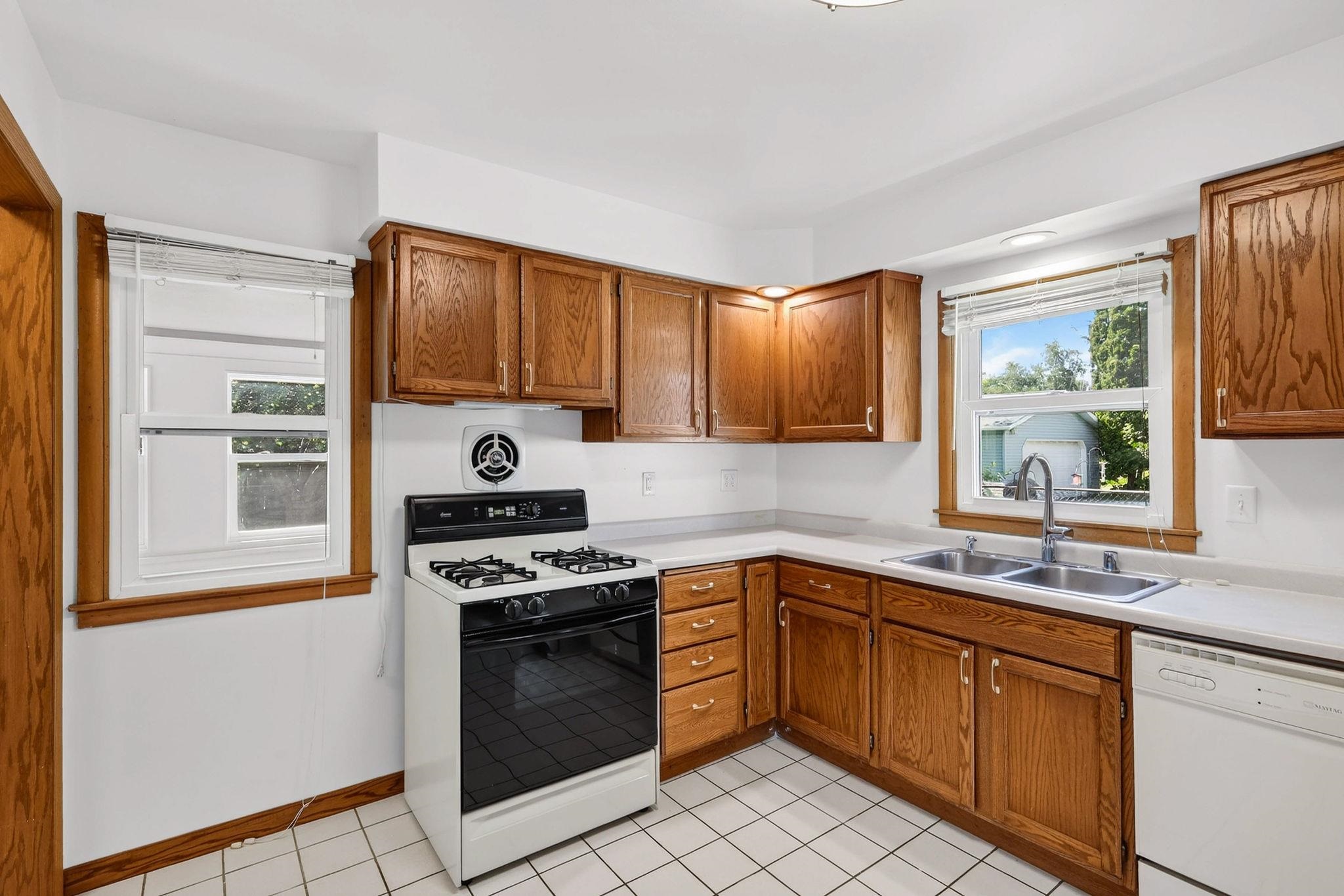 110 Schenk Street Madison, WI 53714 - Photo 9 of 37