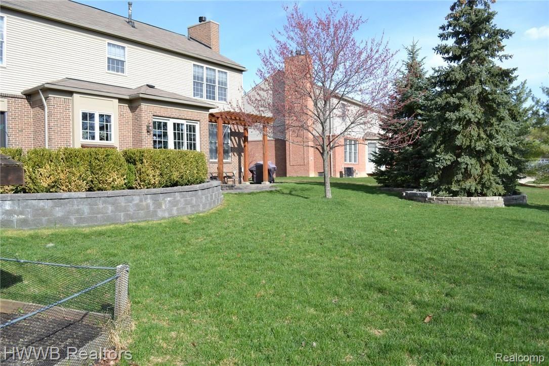 1789 Ring Neck Drive Rochester, MI 48307 - Photo 3 of 36 03-Yard.JPG