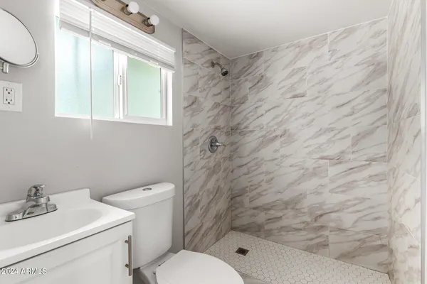 $999 | 3027 North 37th Street, Unit 6, Phoenix, AZ 85018