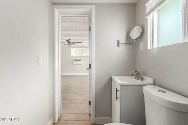 $999 | 3027 North 37th Street, Unit 6, Phoenix, AZ 85018