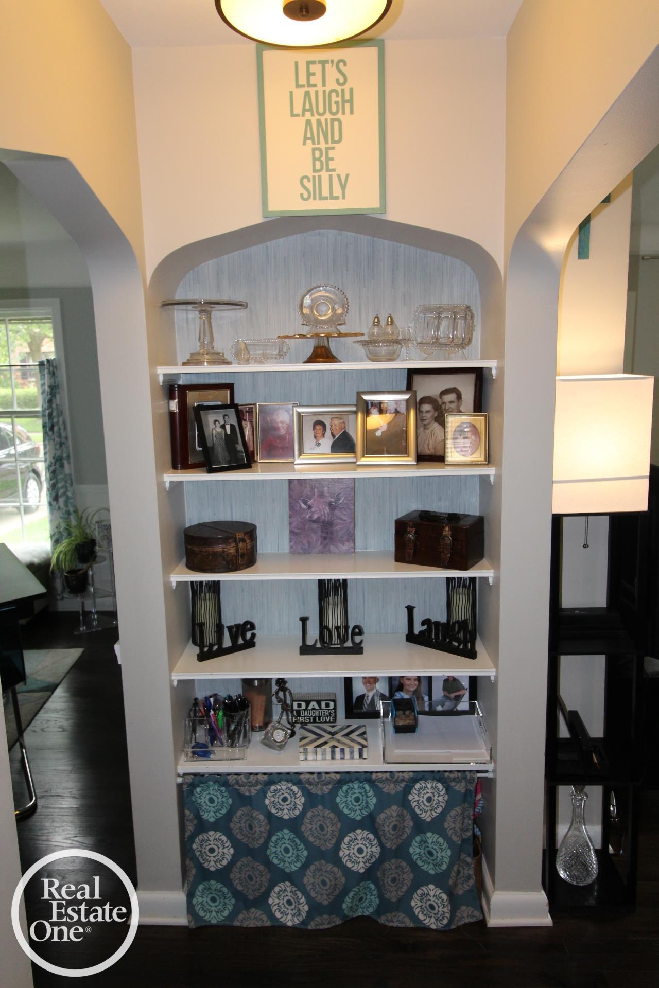 1337 Bishop Road Grosse Pointe, MI 48230 - Photo 20 of 52 50180881-8c421055-4784-44c2-ab9f-db9be9ac1468.JPG