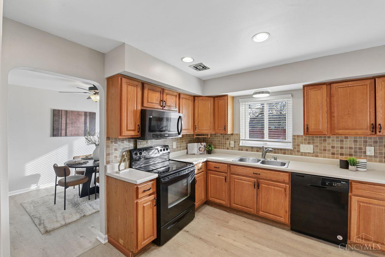 712 Danbury Road Cincinnati, OH 45240 - Photo 17 of 40