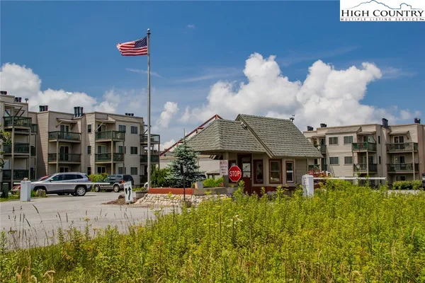 $134,900 | 301 Pinnacle Inn Road, Unit 3130, Beech Mountain, NC 28604