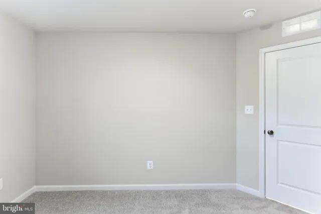 $1,995 | 410 18th Avenue, Ranson, WV 25438