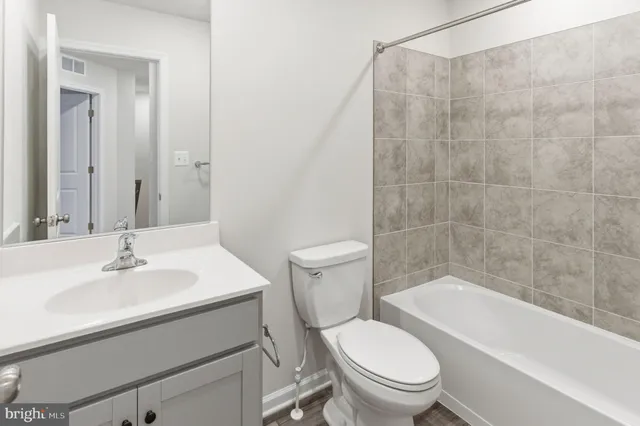 $1,995 | 410 18th Avenue, Ranson, WV 25438