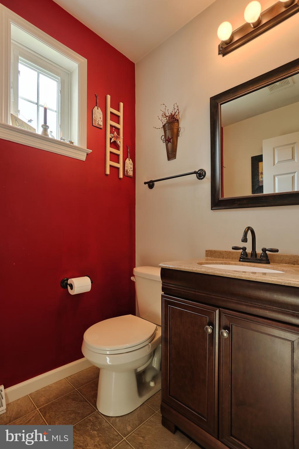 549 Fox Ridge Lane Lebanon, PA 17042 - Photo 11 of 42 1/2 Bath w/new vanity