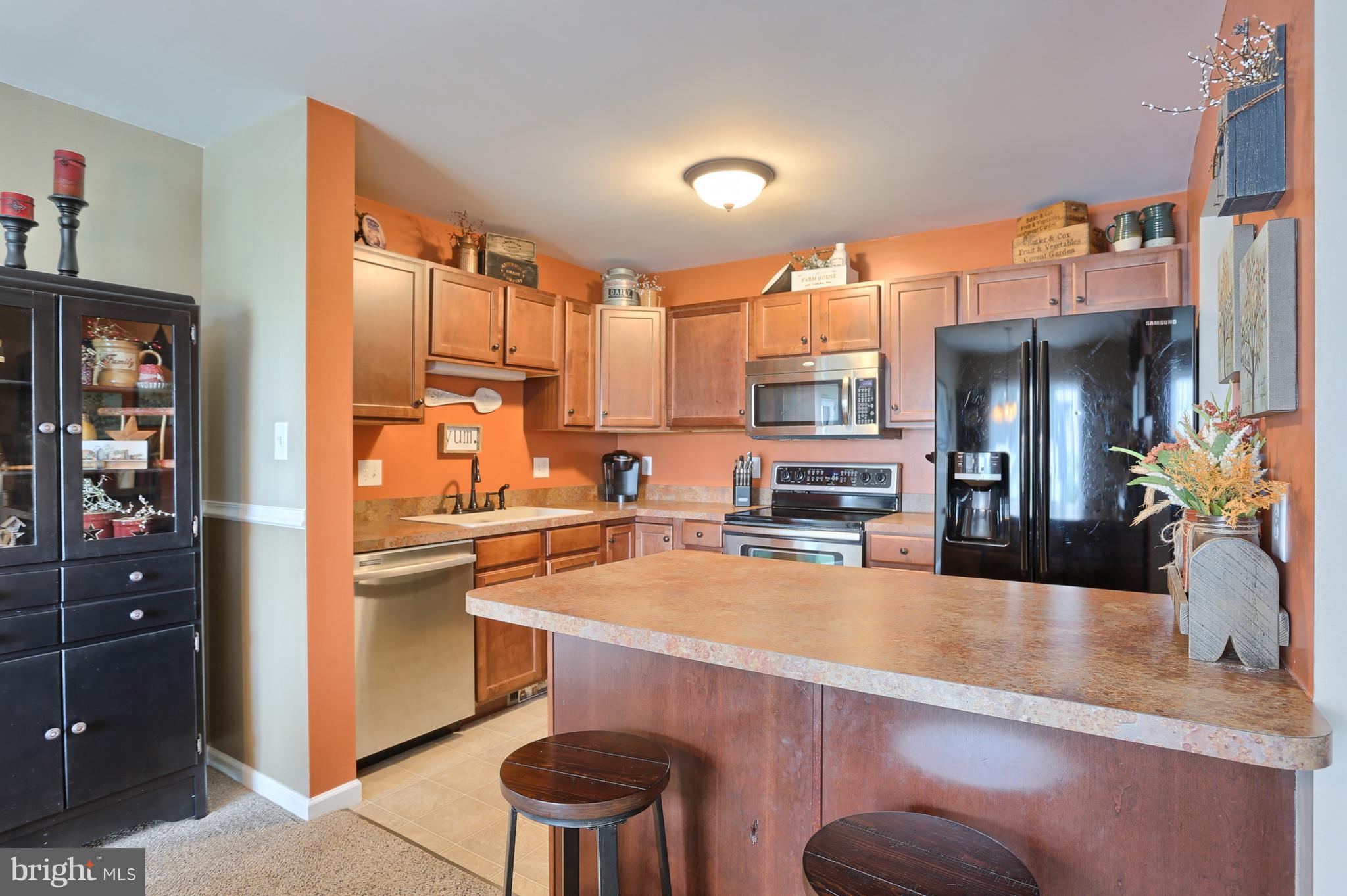 549 Fox Ridge Lane Lebanon, PA 17042 - Photo 12 of 42 Kitchen - All Appliances Stay