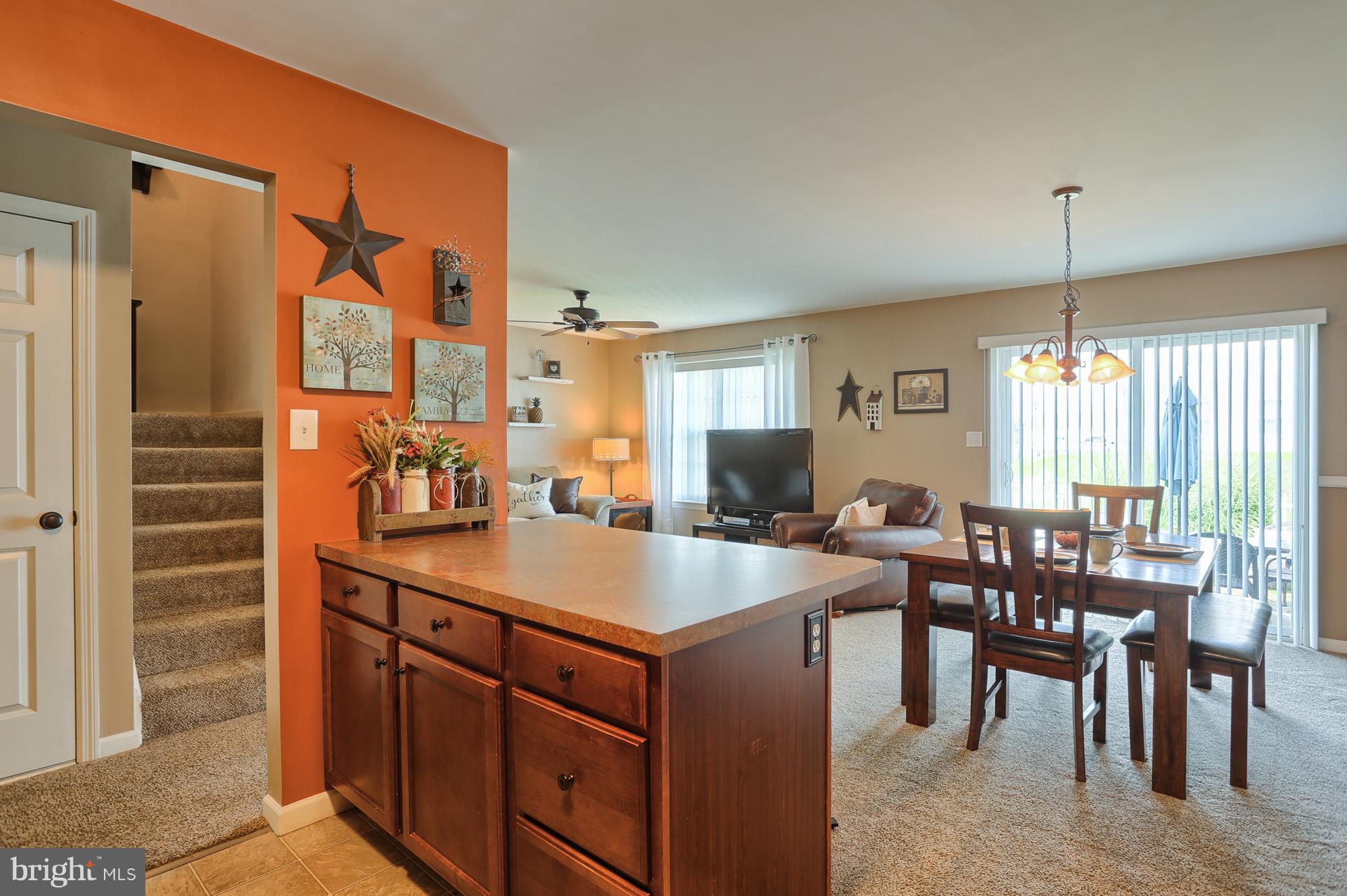 549 Fox Ridge Lane Lebanon, PA 17042 - Photo 14 of 42 Breakfast Bar