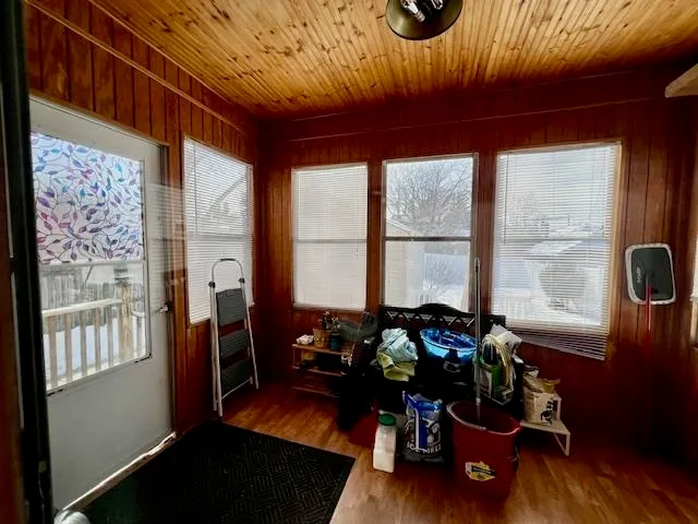 $240,000 | 938 Benton Avenue, Janesville, WI 53545