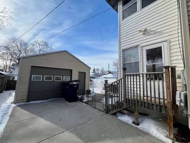 $240,000 | 938 Benton Avenue, Janesville, WI 53545