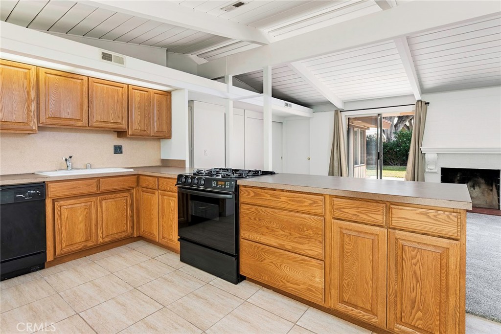 3357 Roxanne Avenue Long Beach, CA 90808 - Photo 42 of 52