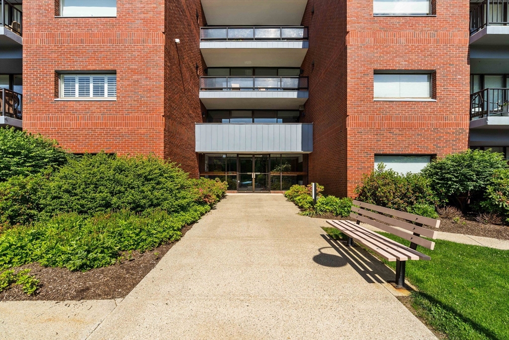 75 Grove Street, Unit 225 Wellesley, MA 02482 - Photo 39 of 41