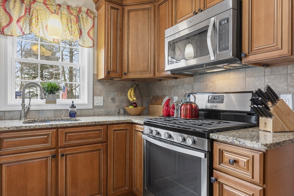 9 Birch Road Freetown, MA 02702 - Photo 11 of 42
