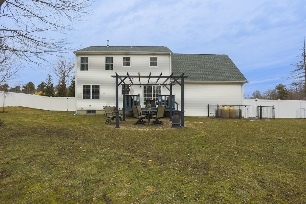 9 Birch Road Freetown, MA 02702 - Photo 3 of 42
