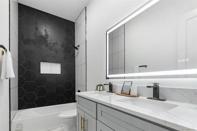 $279,999 | 1008 West Walker Street, Denison, TX 75020