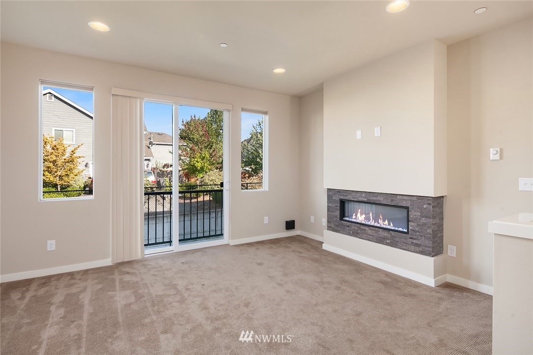 315 Anacortes Place Northeast Renton, WA 98059 - Photo 5 of 23 Gallery Image 5