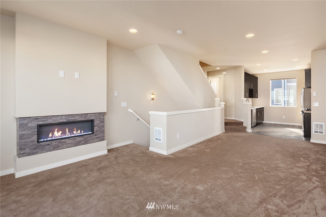 315 Anacortes Place Northeast Renton, WA 98059 - Photo 6 of 23 Gallery Image 6