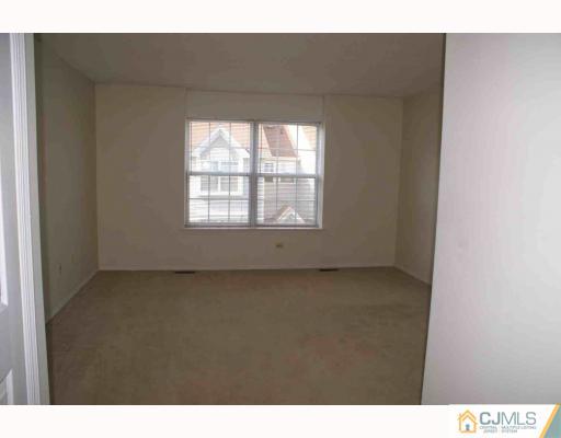 16 Prestwick Way Edison, NJ 08820 - Photo 5 of 7 Gallery Image 5