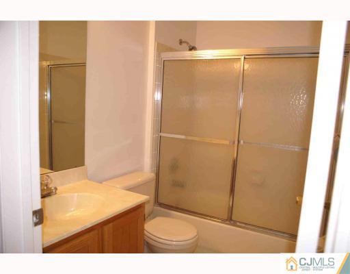 16 Prestwick Way Edison, NJ 08820 - Photo 7 of 7 Gallery Image 7