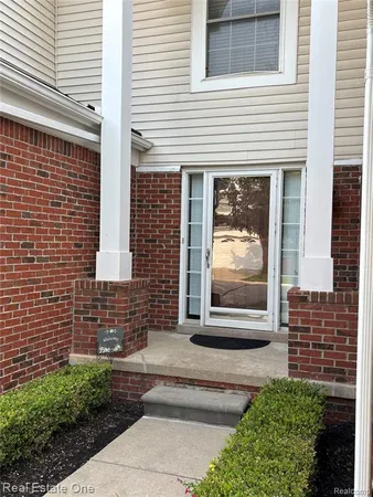 $2,500 | 29309 Weston Drive, Unit 83, Novi, MI 48377