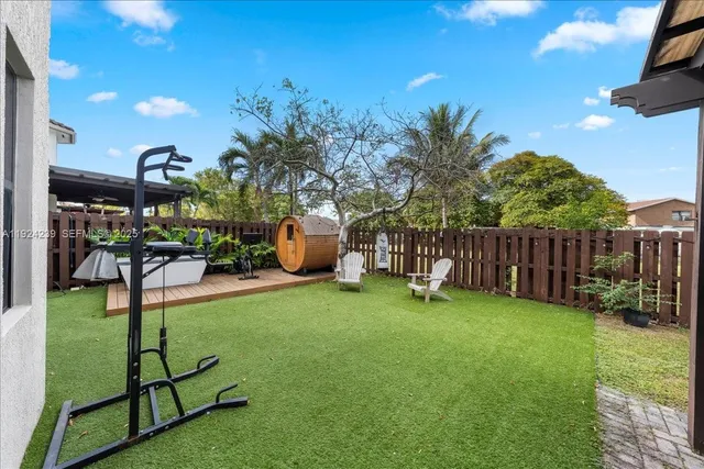 a view of entryway and hall