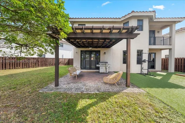 $1,135,000 | 984 Northwest 104 Avenue, Miami, FL 33172