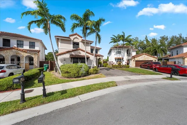 $1,135,000 | 984 Northwest 104 Avenue, Miami, FL 33172