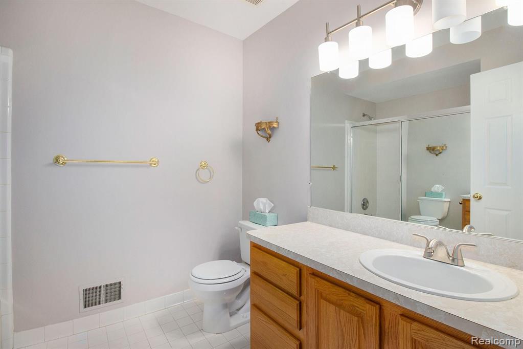 1026 Covington Pl Drive Rochester Hills, MI 48309 - Photo 12 of 40