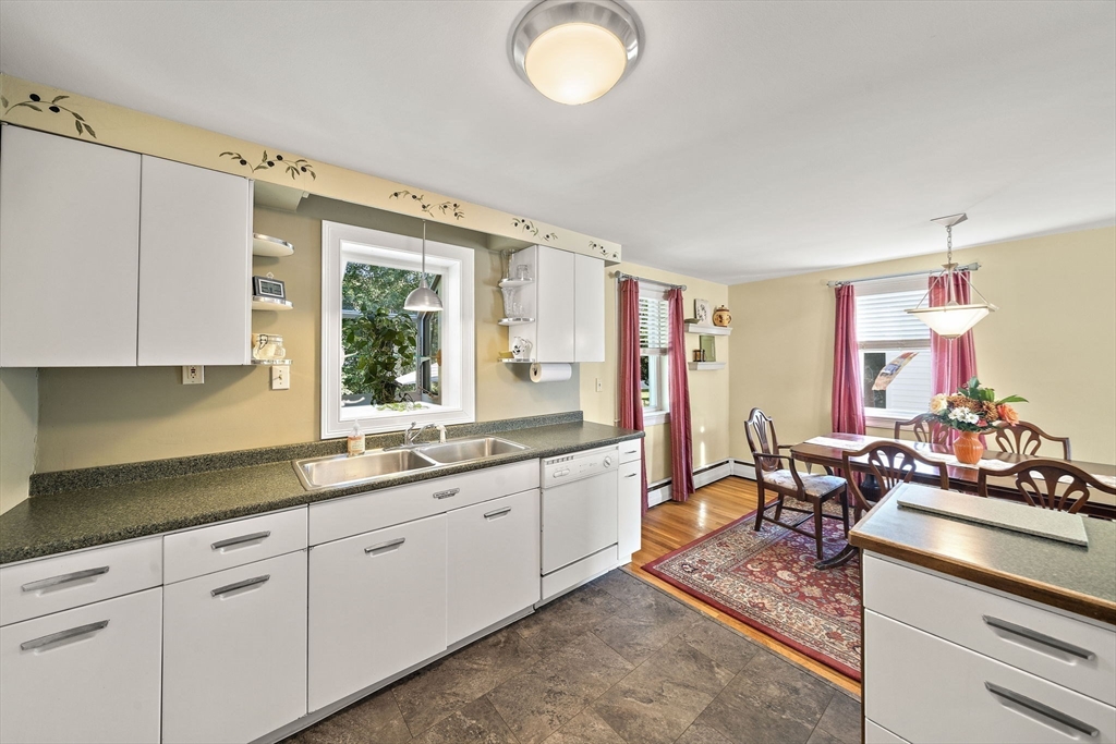 12 Dix Road Woburn, MA 01801 - Photo 11 of 33