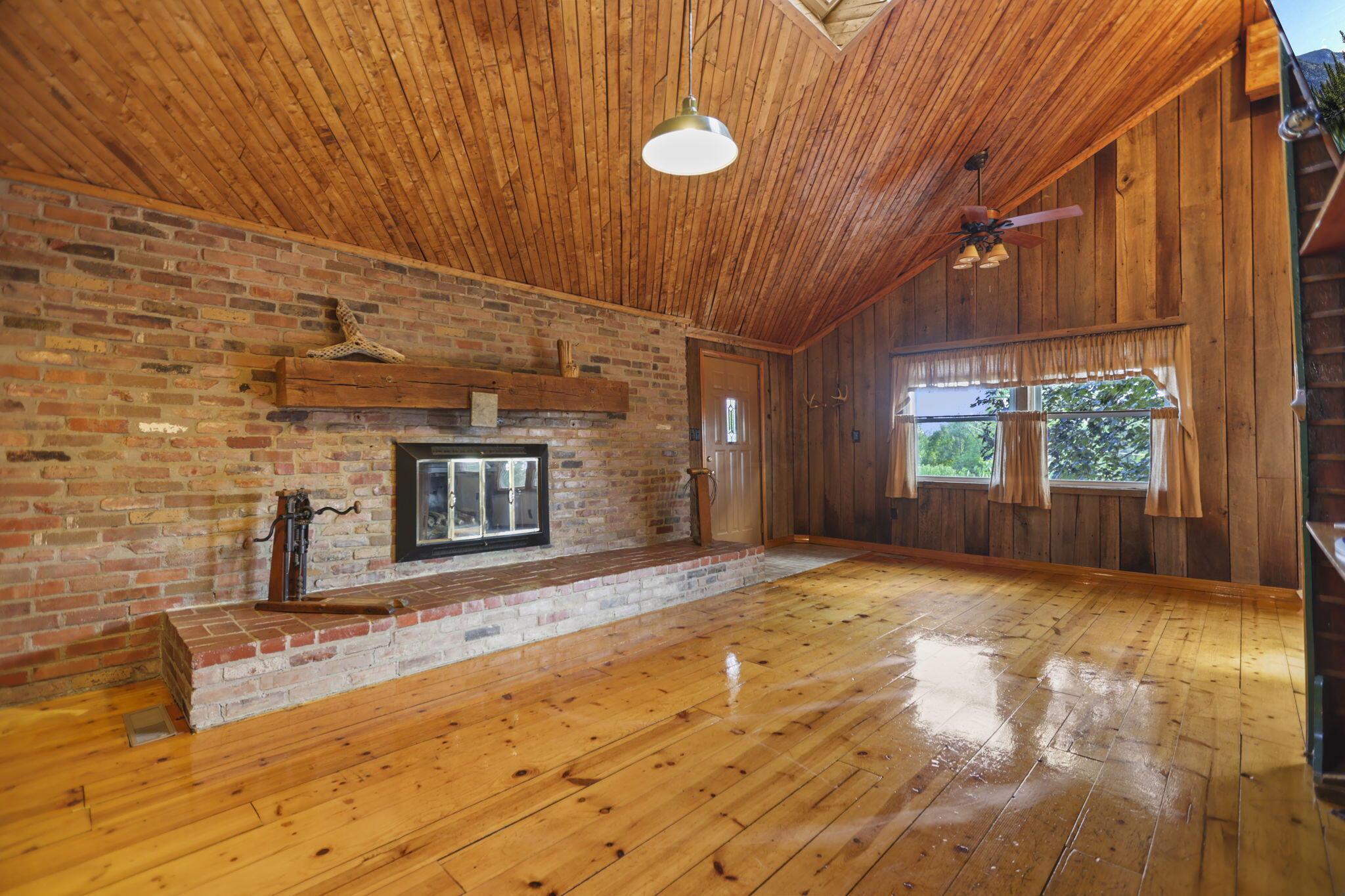 23368 Lashley Road Senecaville, OH 43780 - Photo 7 of 37 Living Room