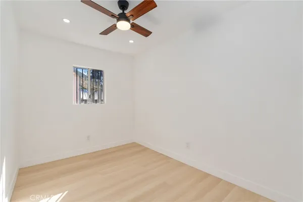 $1,950 | 240 East 84th Street, Los Angeles, CA 90003