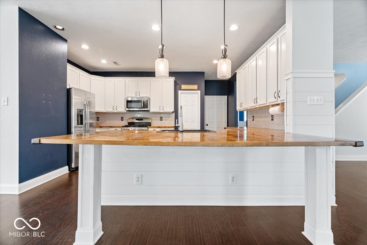 10375 Delphi Court Fishers, IN 46038 - Photo 16 of 48