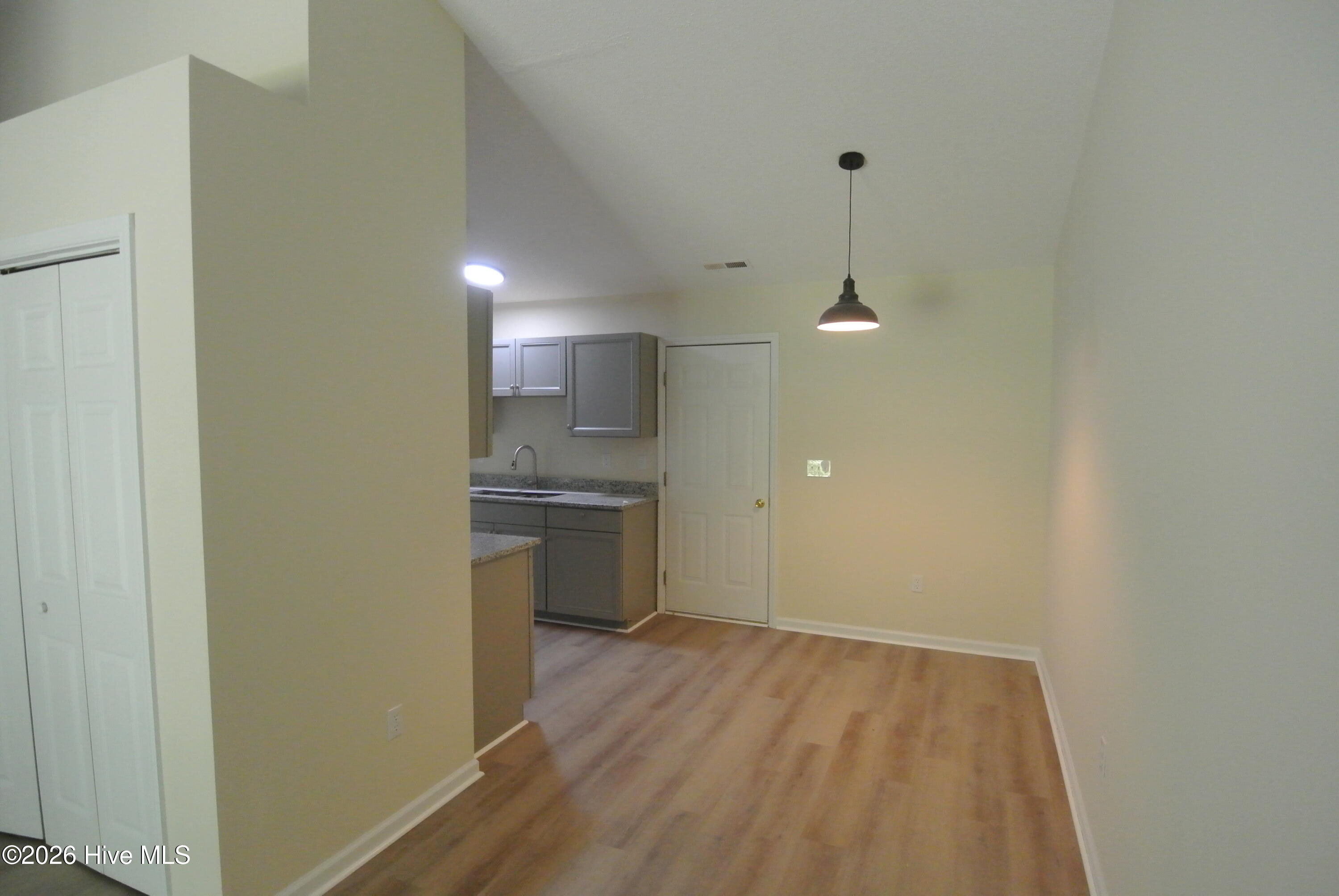 1491 RaceTrack Road New Bern, NC 28562 - Photo 9 of 15 Dining area