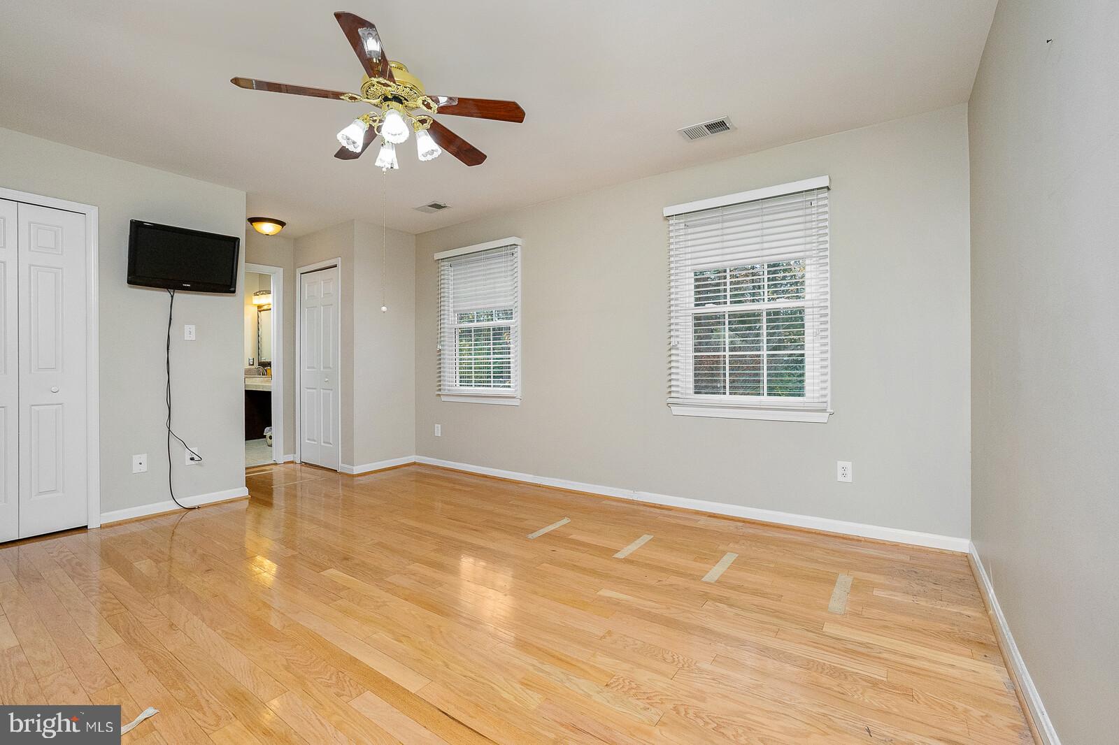 5819 Stone Ridge Drive Centreville, VA 20120 - Photo 16 of 41 Owners en suite, 15' x 13'.