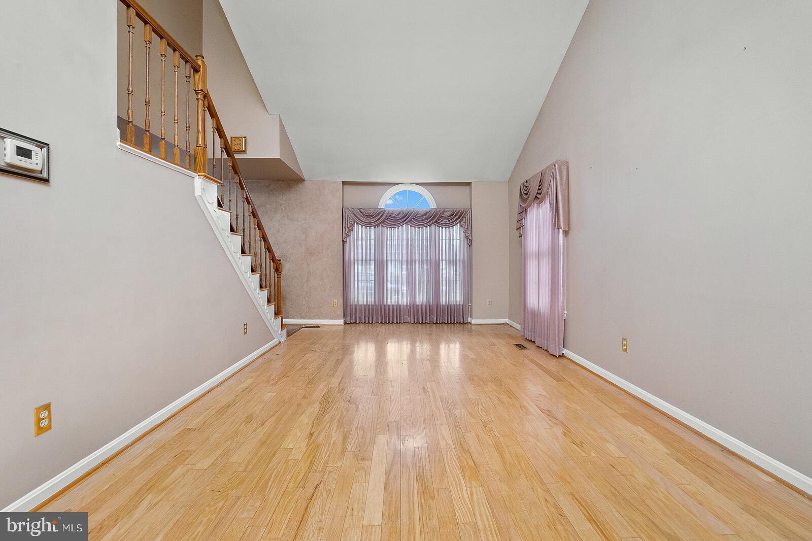 5819 Stone Ridge Drive Centreville, VA 20120 - Photo 4 of 24 Formal living room with vaulted ceilings,